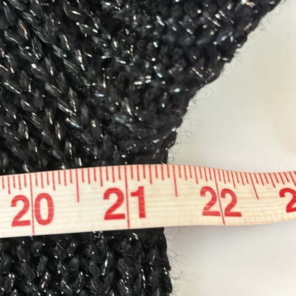 LAURA PETERSON. Thick Black Metallic Sweater. Long Sleeves. Size L. Roun… - Picture 8 of 9